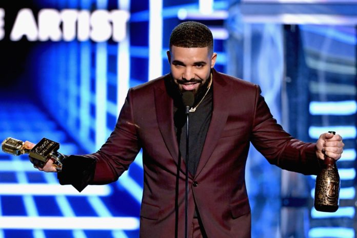 Drake He may have started from the bottom, but Drake has officially become the most decorated artist when it comes to the Billboard Music Awards.