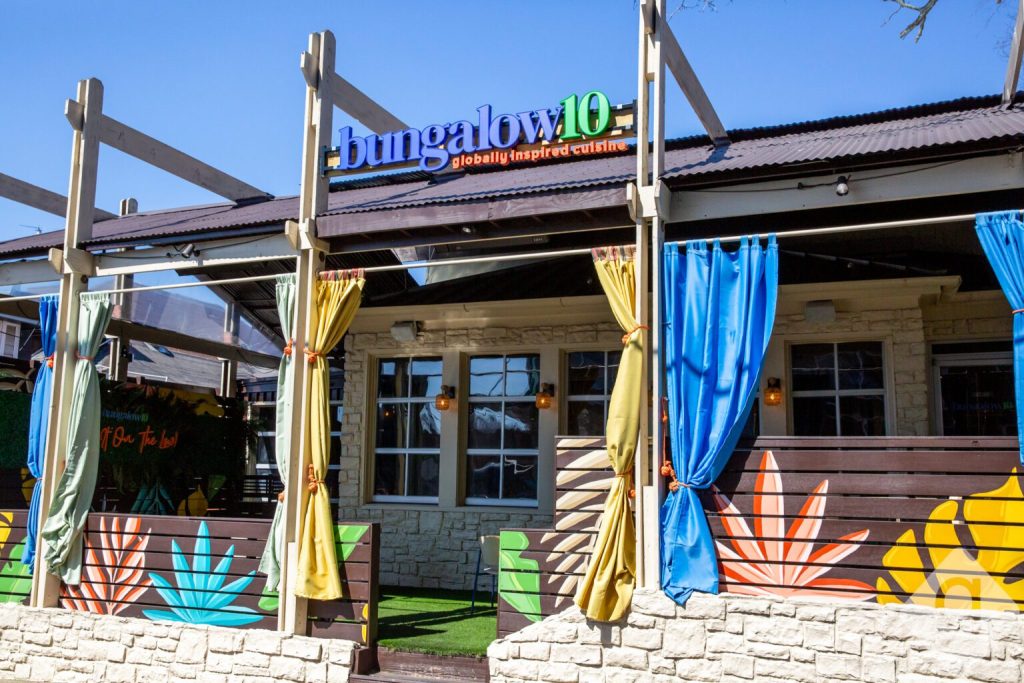 Bungalow10 Dining