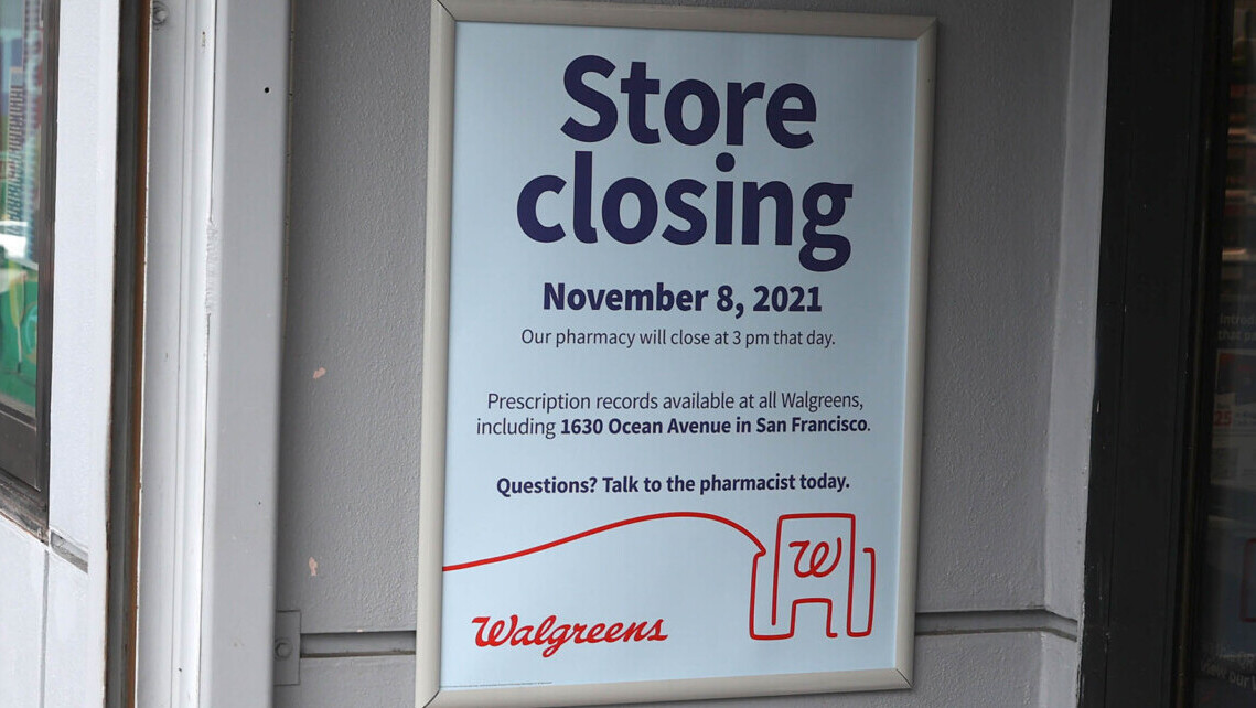 Smarter News Quiz: Store Closings, World Records and a Long-Awaited Album
