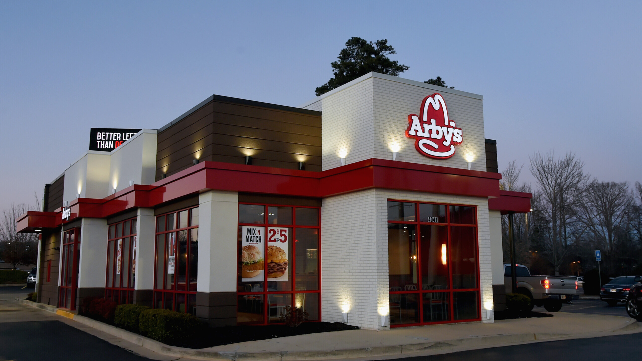 Smarter News Quiz: Fast Food Menus, Polling Disasters and Historic Bling