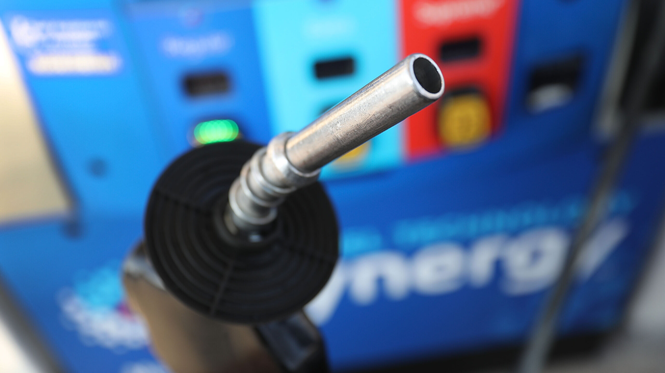 Smarter News Quiz: Gas Prices, Congressional Crimes and Paid Family Leave