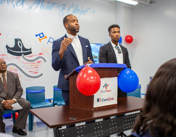 (l-r) Pivot Technology CEO Joshua Mundy and COO Quawn Clark