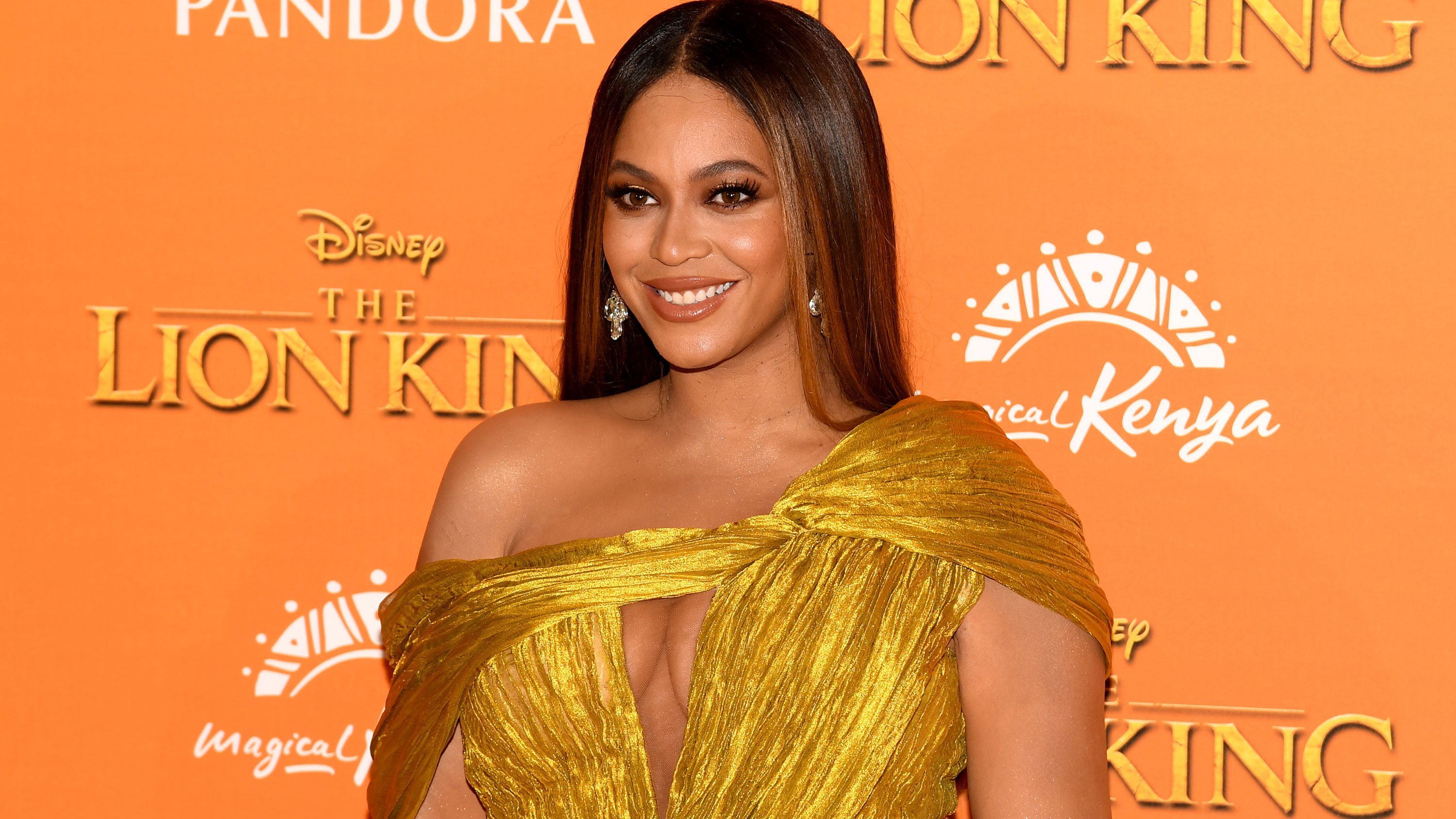 The upcoming "No Time To Die" needs a killer theme song, and who better than Beyoncé to sing it? Eagle eyed fans noticed the singer may have dropped a rather large hint on Instagram while at the Golden Globes.