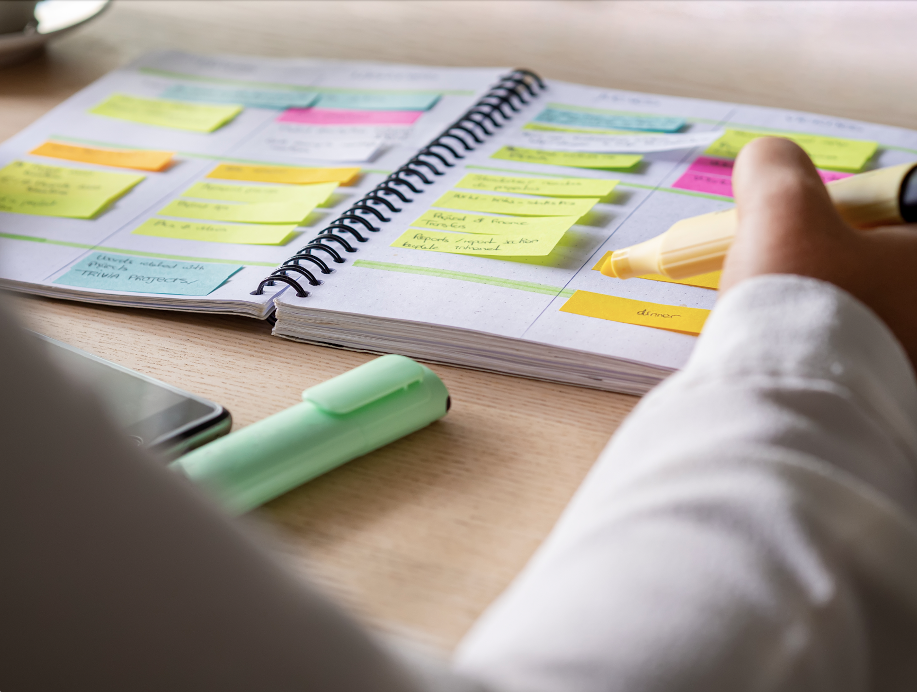 Stick to schedule in 2022 to be more productive. (Photo by: Olga PS | iStock via Getty Images Plus)