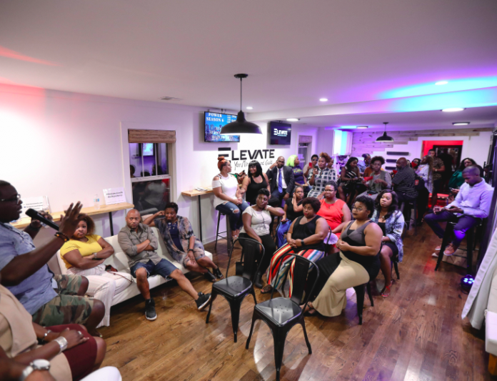 Single Discussion Nashville Voice recently hosted a co-ed discussion focused on being single in Nashville at Elevate Cafe in North Nashville. (Photo by: CRoy | Nashville Voice)