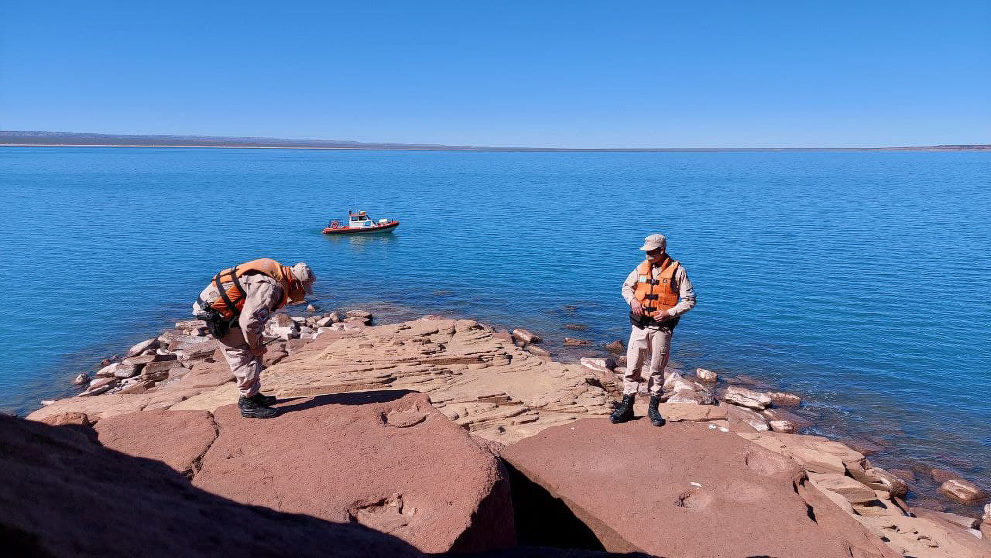 Officers patrolling the Ezequiel Ramos Mexia Reservoir on the Argentinean side of Patagonia found the prehistoric footprints of a bipedal dinosaur that lived in the area. (Argentine Naval Prefecture/Zenger)