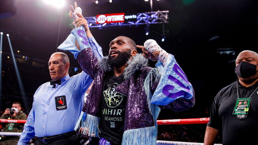 Welterweight Jaron Ennis (center) named undefeated left-handed IBF/WBC champion Errol “The Truth” Spence and his unbeaten switch-hitting, three-division WBO counterpart Terence “Bud” Crawford among those he wants next after Saturday's first-round knockout of Thomas Dulorme. (Esther Lin/Showtime)