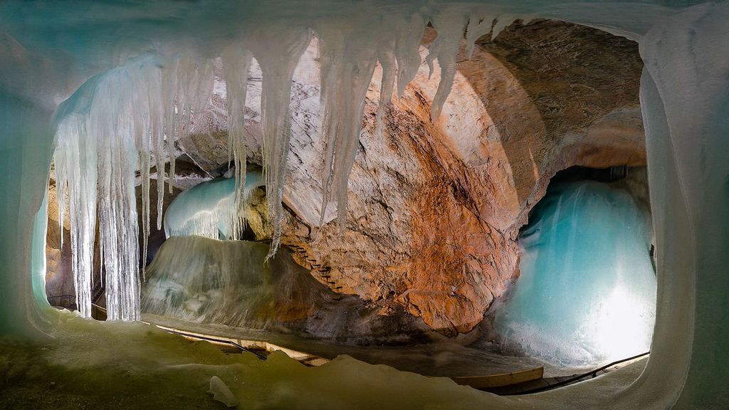 The ice cave Eisriesenwelt in Werfen, Austria. (Eisriesenwelt/Zenger)