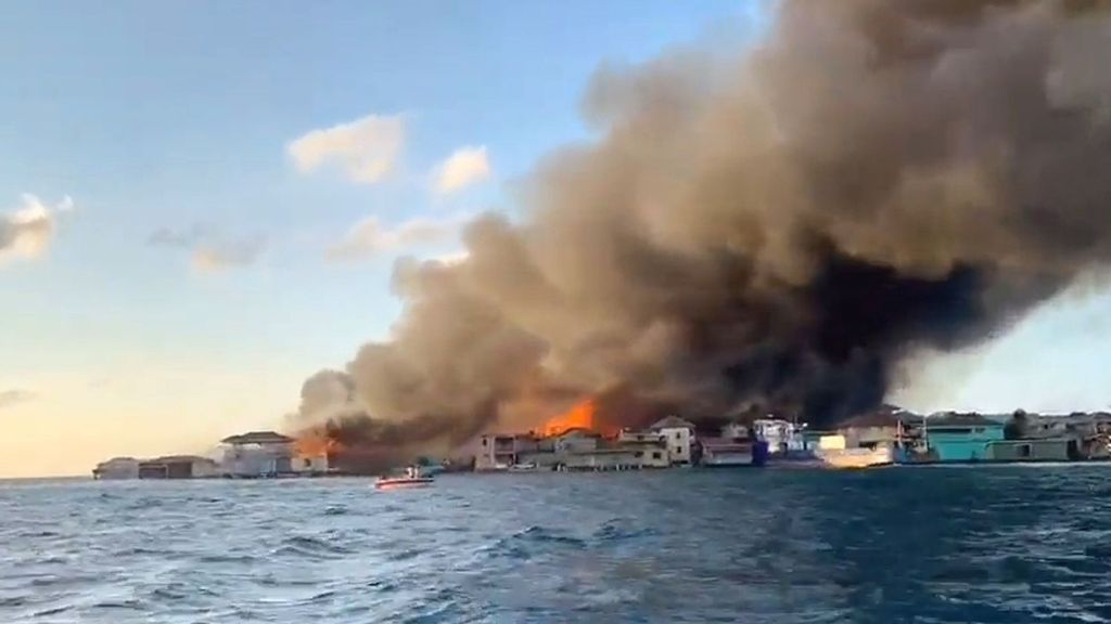 A wildfire fire on Guanaja Island, Honduras, on Oct. 2-3 affected more than 60 percent of the population and damaged or destroyed many homes. (Permanent Contingency Commission of Honduras/Zenger)