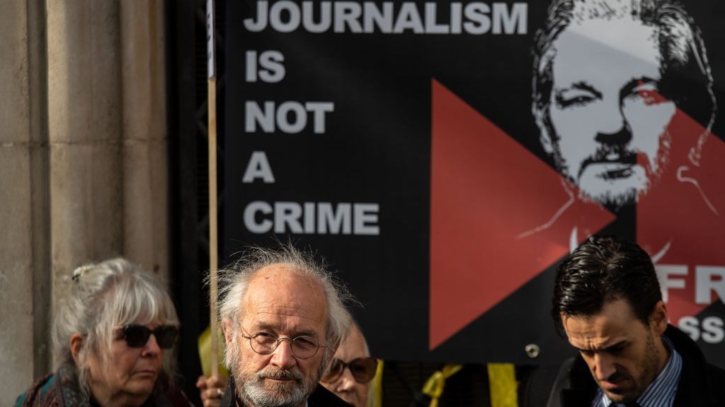 John Shipton, father of Julian Assange, outside the Royal Courts of Justice in London on Oct. 27 during an appeal hearing for Assange's extradition to the United States. (Chris J Ratcliffe/Getty Images)