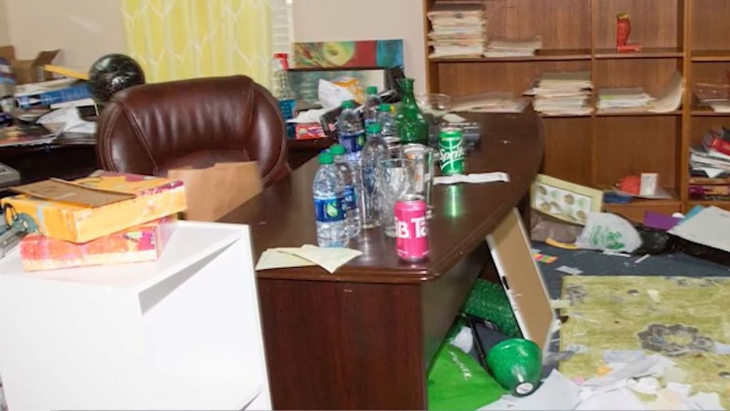 The office used by three family members arrested Oct. 12 for operating a “pill mill” in Pensacola, Florida. (FDLE/Zenger)