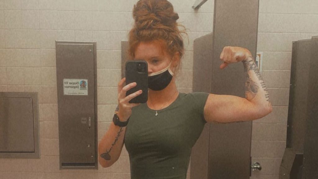 Jada Jo Rounds is a social influencer, not a professional fighter. But she posts videos of herself attacking a dummy in her efforts to encourage women to learn self-defense. (@jj_roundss98/Zenger) (@jj_roundss98/Zenger)