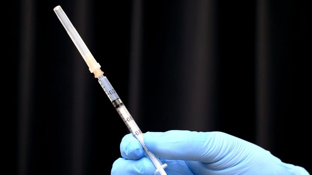 Scientists have developed a potential alternative to addictive opioid painkillers, and they say the new treatment for chronic and post-operative pain provides long-lasting relief. (Yoshikazu Tsun - Pool/Getty Images)