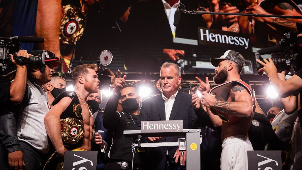 Undefeated IBF champion Caleb Plant (right) said it's “my destiny” to defeat WBA/WBC/WBO counterpart Canelo Alvarez (left) in Saturday's 168-pound undisputed unification clash in Las Vegas. The winner becomes the first undisputed super middleweight champion and just the sixth fighter across all divisions to achieve that status. (Amanda Westscott/Showtime)